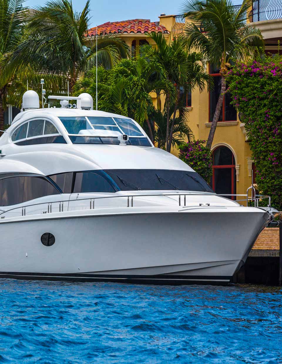 promo image for luxury boat at coastal vacation home